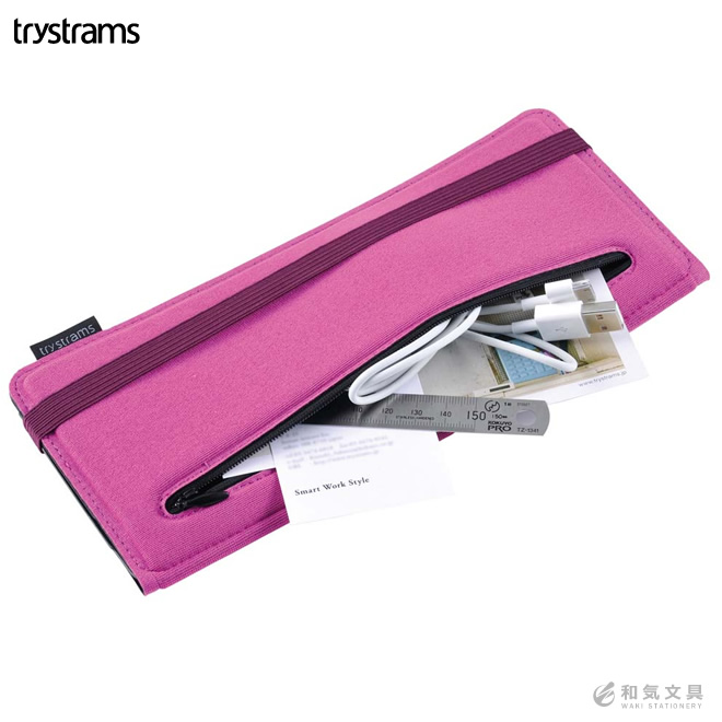 小物も収納できる裏面ポケット