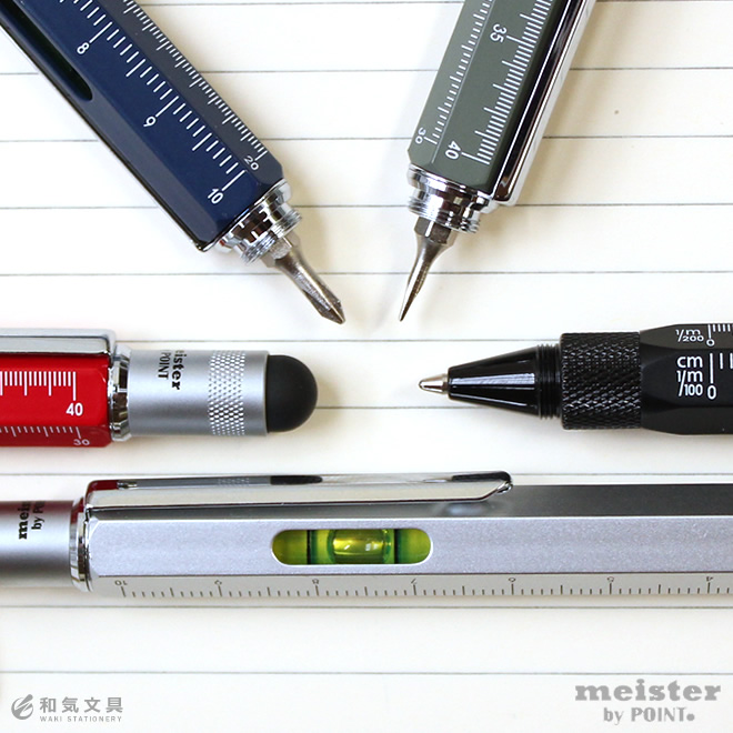 書いて、測って、ドライバーやタッチパネルのペンにもなるそんな機能満載のツールペンはデスク以外でも大活躍！作業現場で野帳と一緒に持ち歩いたり工具と一緒にDIY・アウトドアなどの趣味にも使える実用性のあるペンですよ。