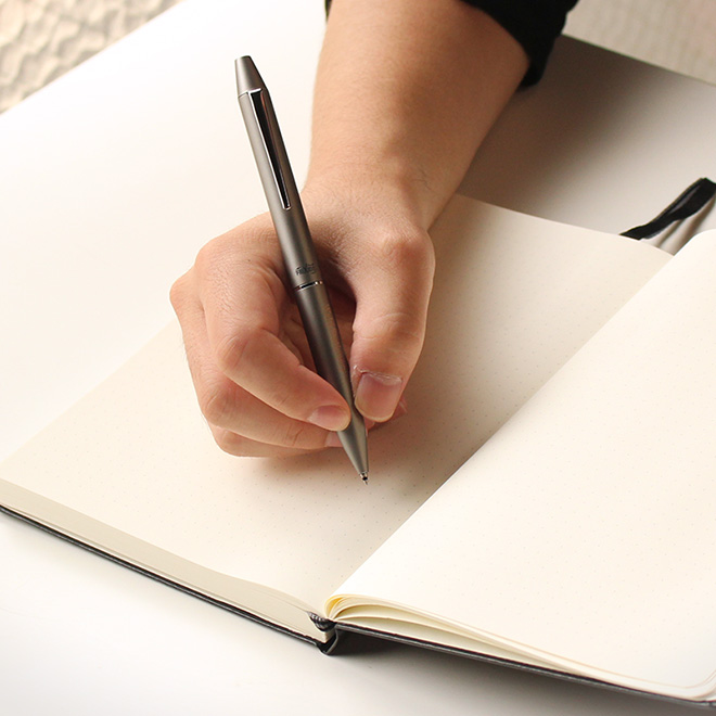 基本は5ｍｍのドット方眼タイプ。