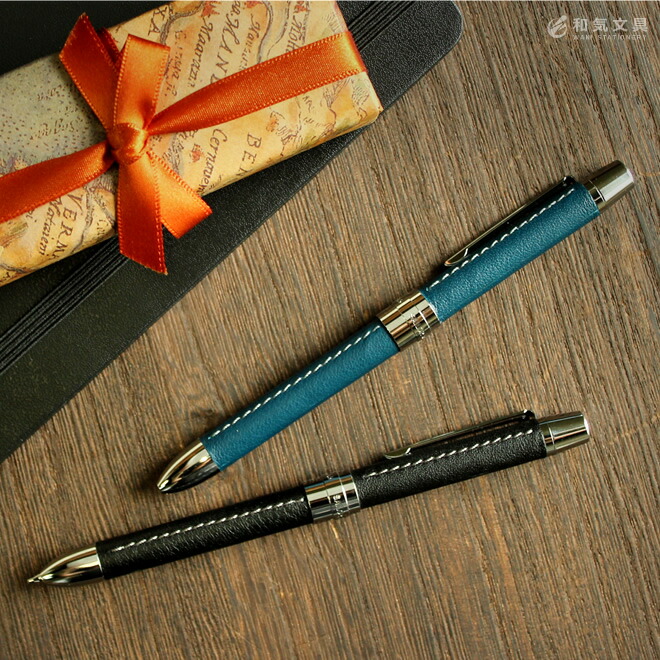 普段使いにピッタリな多機能ペンは贈り物として人気が高いんですよ。