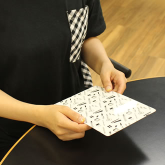 いろいろな文房具がならんでいたら、かわいいかな~と思ったのがきっかけで、このデザインを作りました。