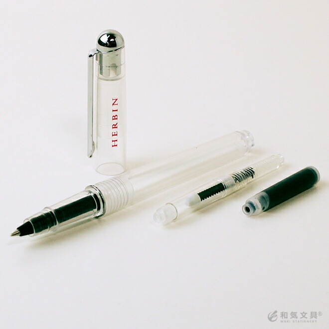 <b>カートリッジ&ボトルインク両方OK</b>セットのコンバーターを使用してボトルインクを楽しむのはもちろん、より手軽に楽しみたい方はカートリッジを使うこともできます。