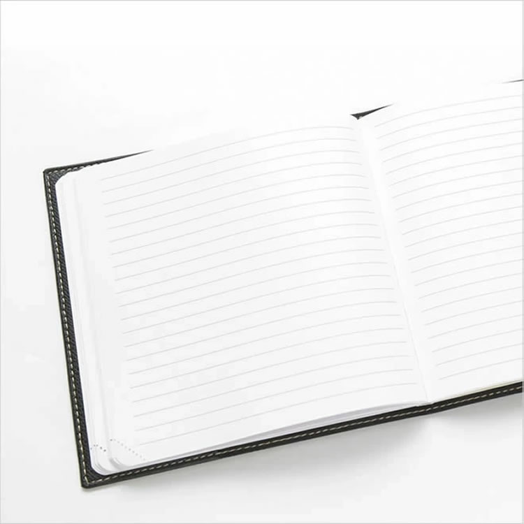 <b>ノートページもあります</b>ミーティングノートや日記帳など、様々な用途に使えるノートページもあります。