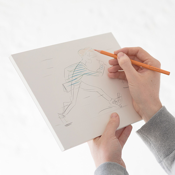 <b>縦横を気にせず書ける安定感。