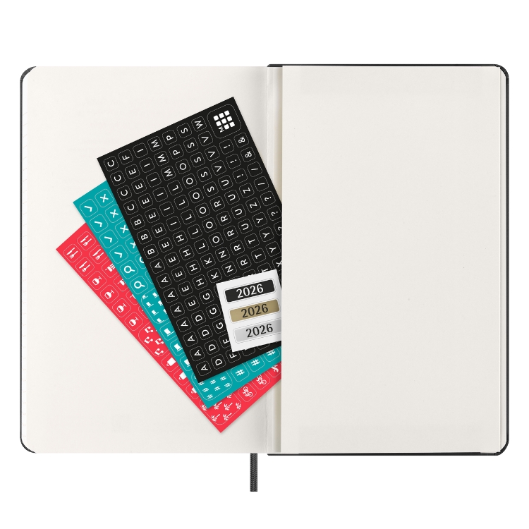 <b>マチ付きポケットでメモや名刺をストック</b>モレスキン定番の拡張ポケット。