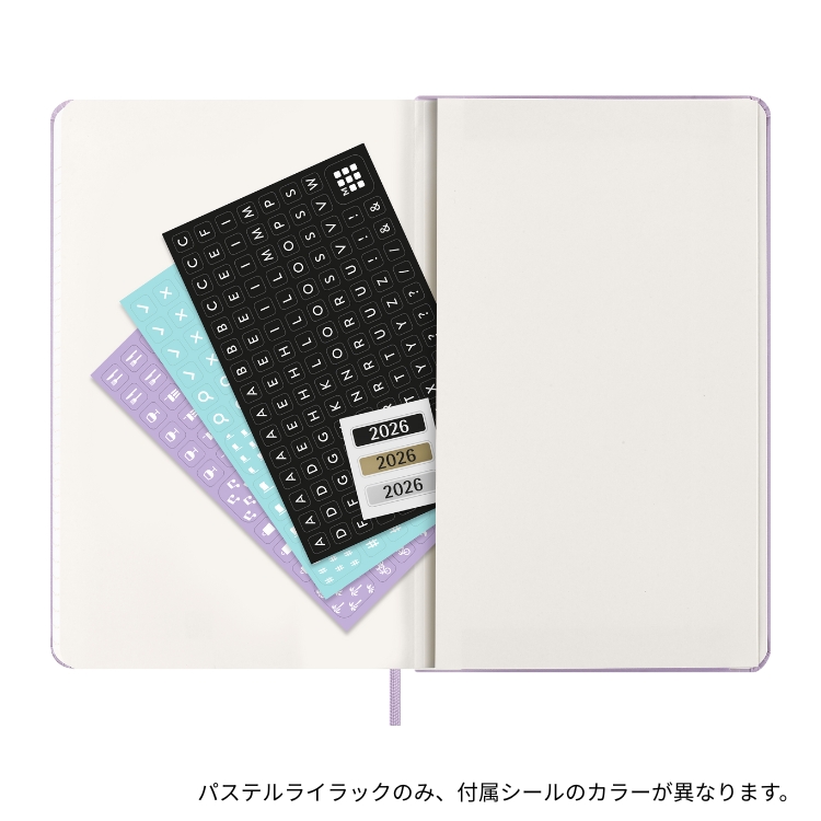 <b>マチ付きポケットでメモや名刺をストック</b>モレスキン定番の拡張ポケット。