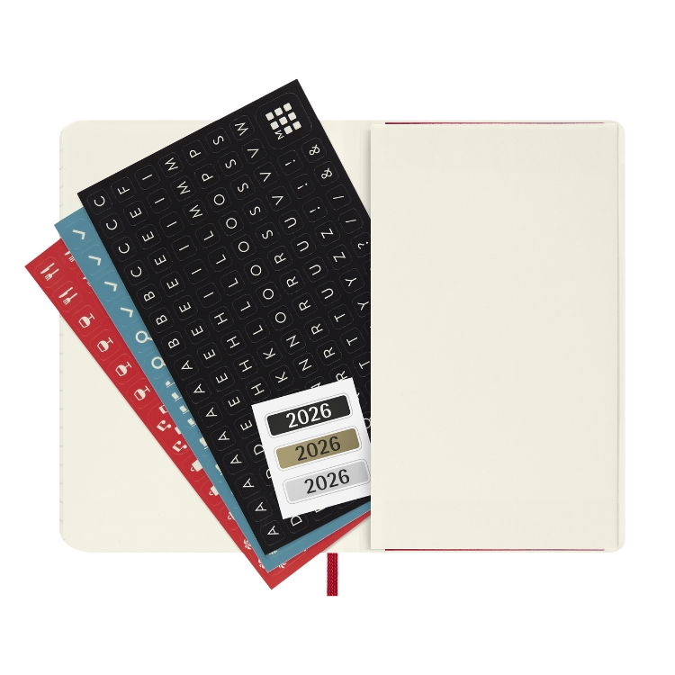 <b>マチ付きポケットでメモや名刺をストック</b>モレスキン定番の拡張ポケット。