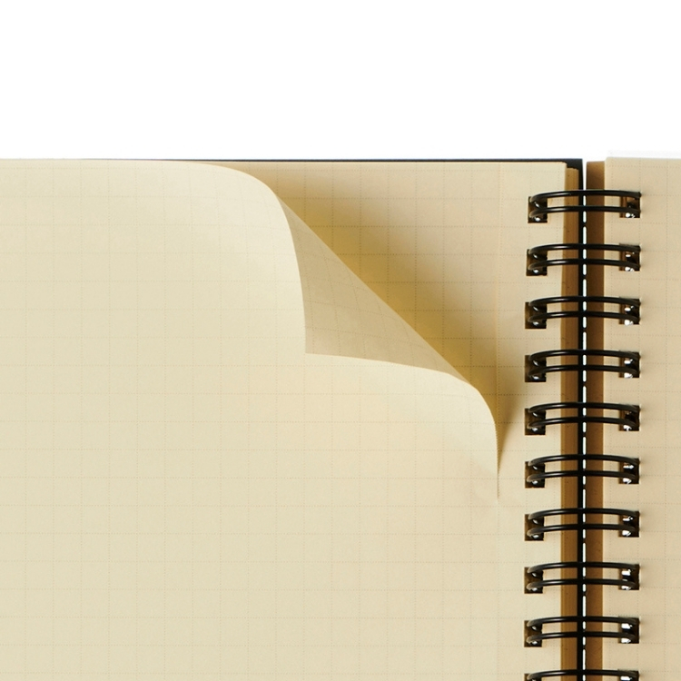 5mm方眼のメモページは、書き込みの多い方にも嬉しい165ページ。