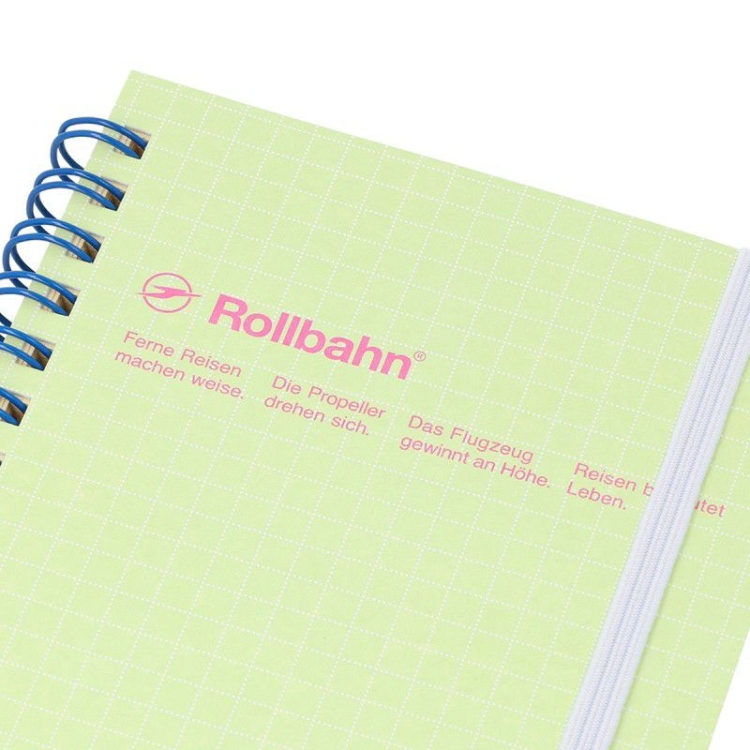 爽やかなパステルカラーをベースに、どこか懐かしさも感じるカラーリング。