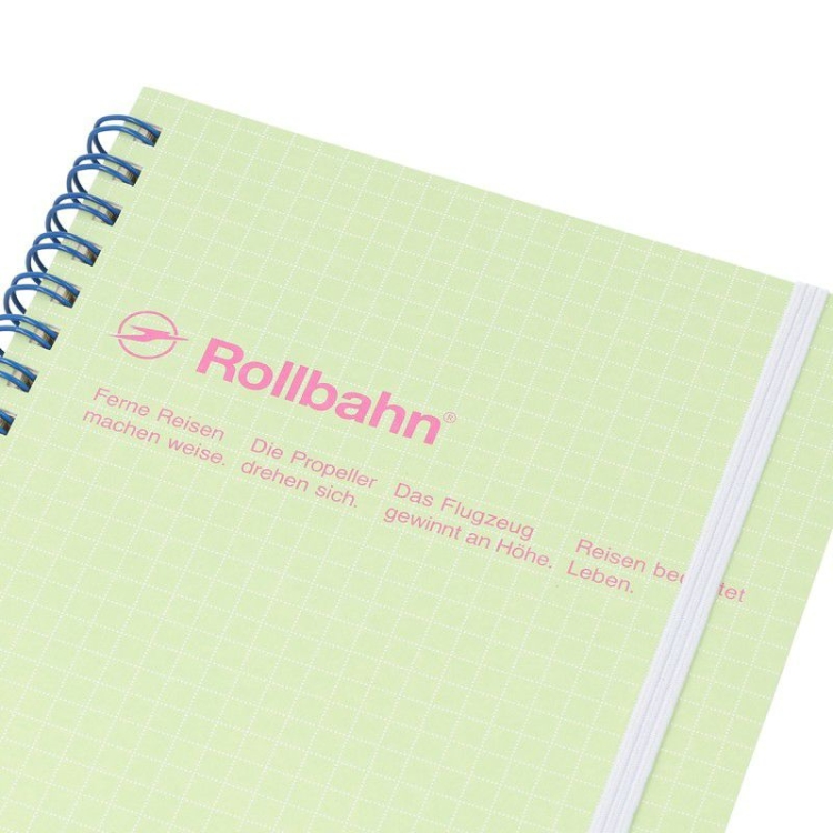 爽やかなパステルカラーをベースに、どこか懐かしさも感じるカラーリング。