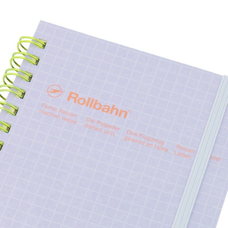 爽やかなパステルカラーをベースに、どこか懐かしさも感じるカラーリング。