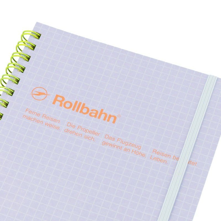 爽やかなパステルカラーをベースに、どこか懐かしさも感じるカラーリング。