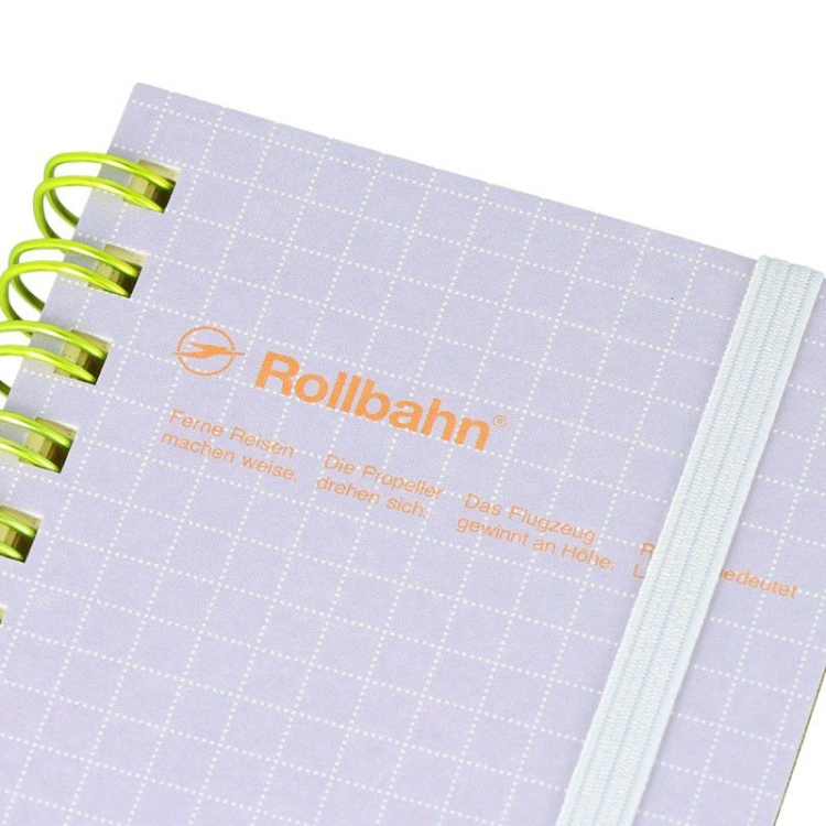 爽やかなパステルカラーをベースに、どこか懐かしさも感じるカラーリング。