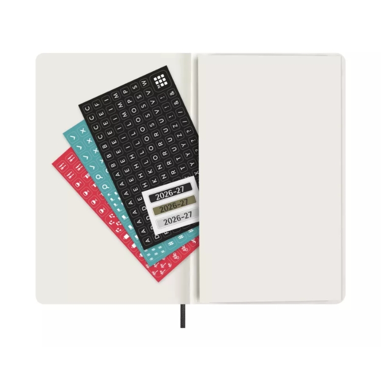 <b>マチ付ポケットでメモや名刺をストック</b>モレスキン定番の拡張ポケット。